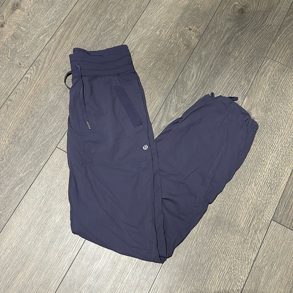 Lululemon Dance Studio Unlined Pant, Size 4, Mid-Rise, Regular Length, Purple